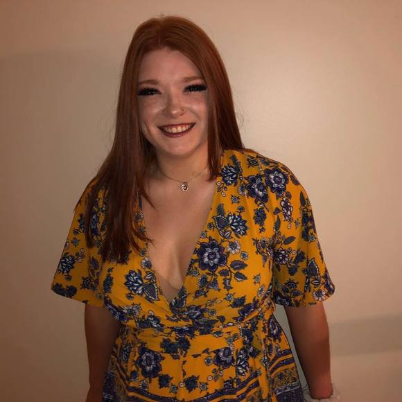 Meet your Posher, Dominique - Picture 1 of 1